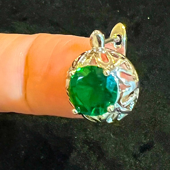 🆕 Silver plated earrings with green stone - Picture 5 of 5